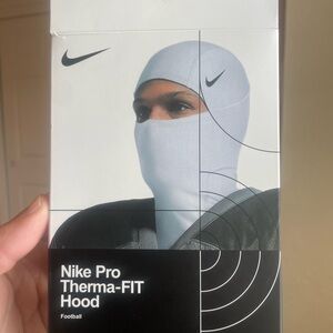 Nike Pro Therma-FIT Hood in Light Gray